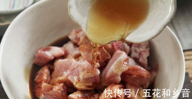 炖排骨汤,不要直接焯水!要多做几步,汤香味浓,有营养沒腥味!