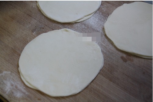 教您家常烙饼的做法,放凉都不会硬,软香可口特简单