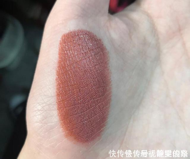 男友|一看就是“直男癌”的四只口红,别再让男友送了,显黑太难看!