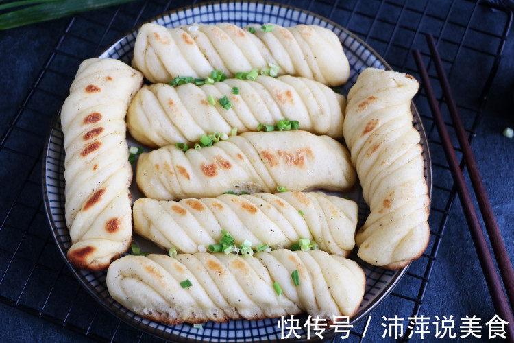 给女儿做美味早餐,松软酥脆,三天两头准做一锅