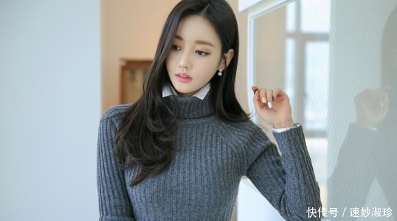 蓝灰色|孙允珠高清美图:麻纹高领蓝灰色甜美针织裙!
