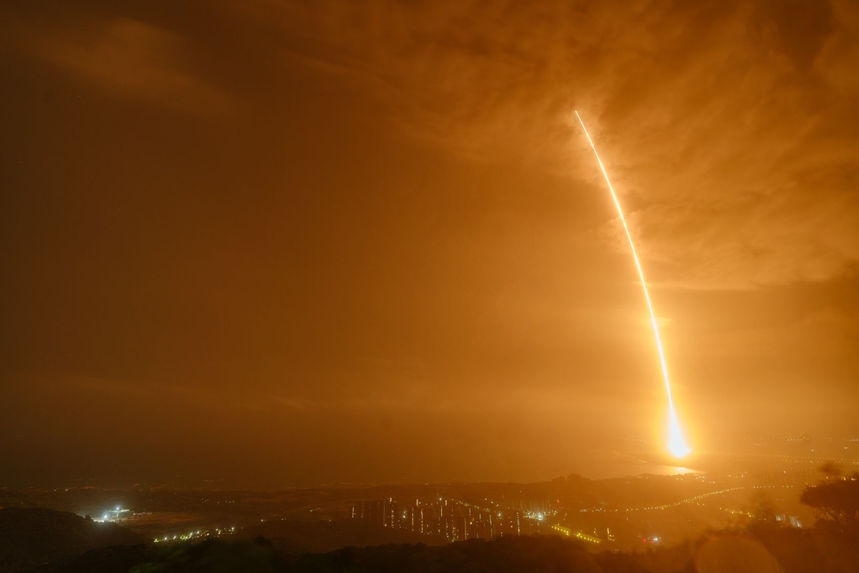 飞船 天舟二号货运飞船发射圆满成功 回顾升空震撼瞬间