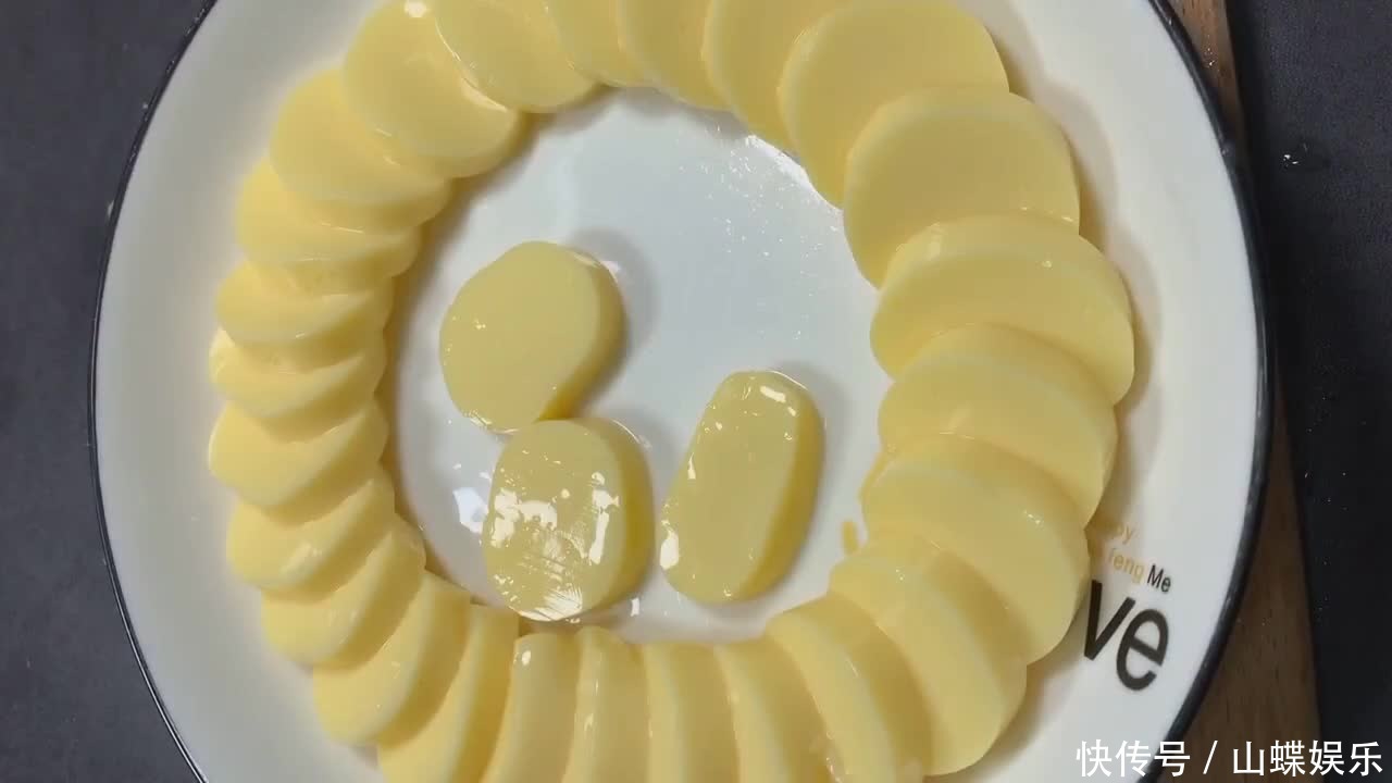 孩子爱吃的鸡蛋豆腐,鲜嫩爽滑咸鲜味美,易消化易吸收营养价值高