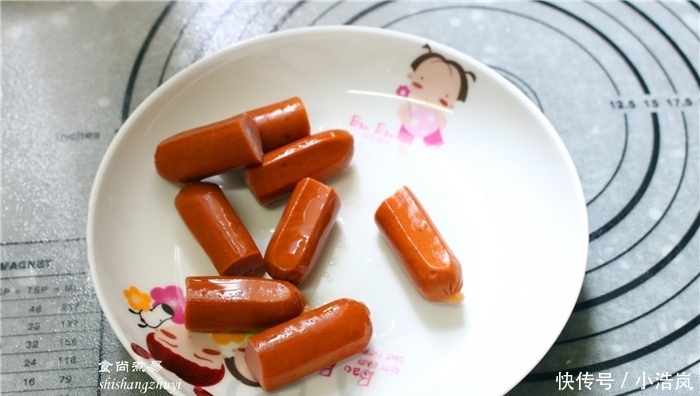 此款面包要收好,简单卷一卷,层次分明,香软可口,在家做方便