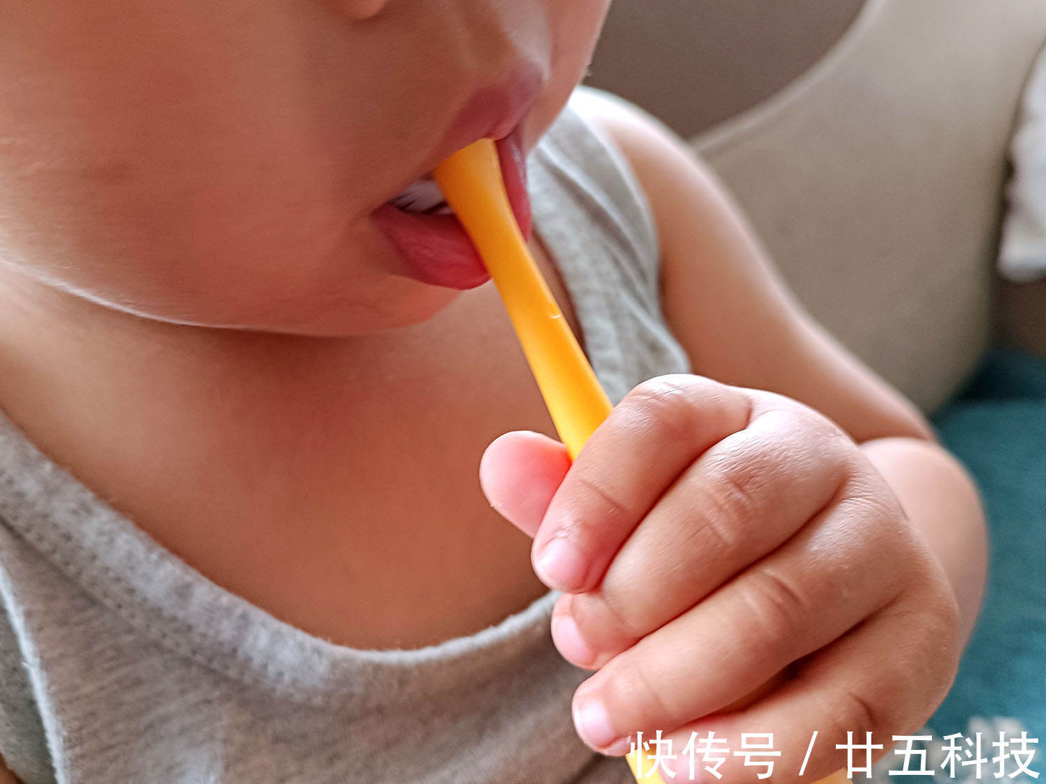 杜邦|孩子哭闹不刷牙?可能是你没选对牙刷,combo儿童电动牙刷推荐