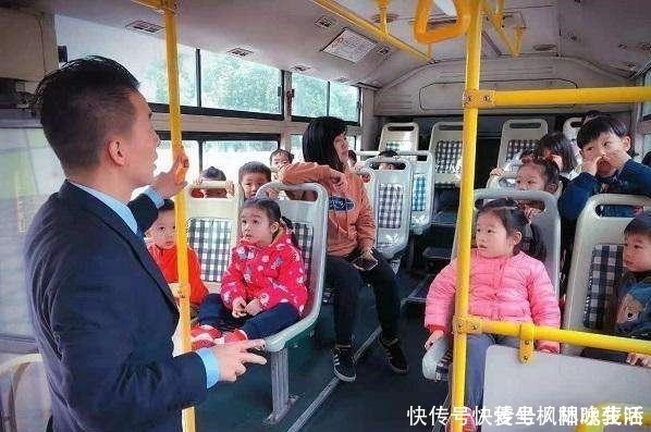 聪聪|老人嫌7岁儿子让座慢,将书包扔在地上,宝爸的处理方式硬气!