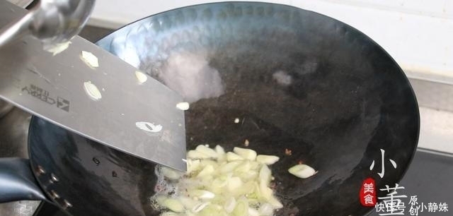 2张豆皮,3个青椒,做出来的青椒豆皮,好吃又美味