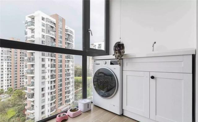 客厅|85㎡小复式，开放式客餐厨十分敞亮，木凳电视柜个性又可爱