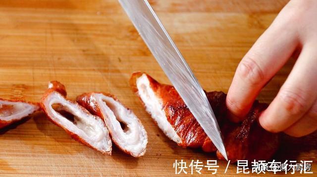 脆皮|很多人不爱吃猪大肠，那是没做好，放入脆皮水中，外皮酥酥脆脆