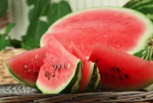 细菌|隔夜菜不宜吃？医生忠告：除了这5种菜不能隔夜，其它或可放心吃