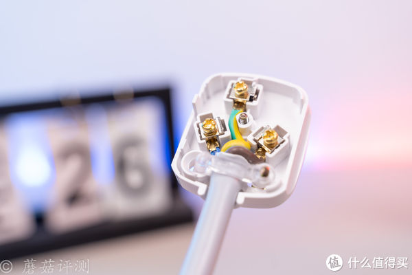 蘑菇|蘑菇玩家居 篇十六：想装空调却没预留插座？公牛10A转16A定制延长插座可解