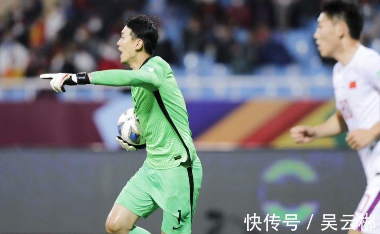 杜雄勇|5.9分全场最低!国足输球罪人诞生,12强灾难级发挥,或告别首发
