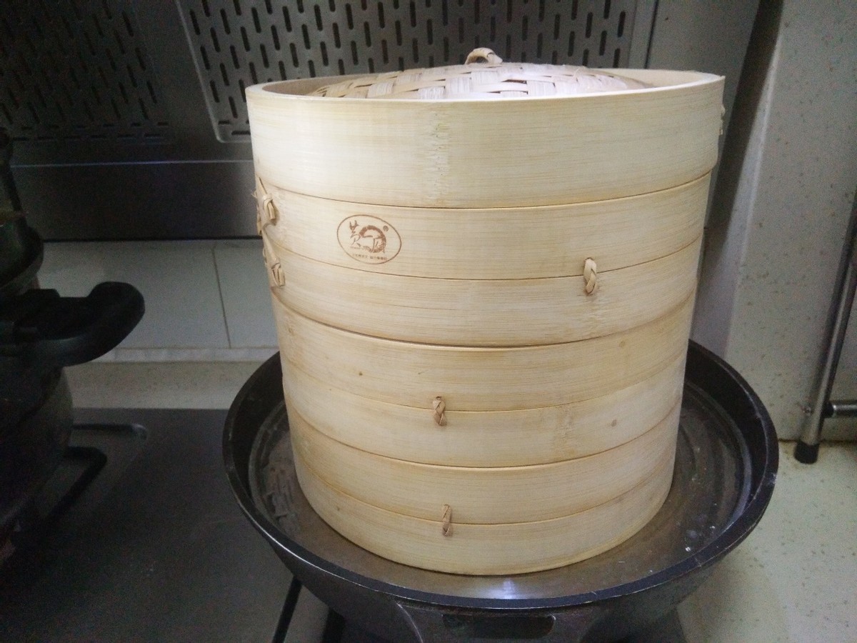 会流汤的灌汤小笼包,皮薄多汁味道棒,很简单一看就会