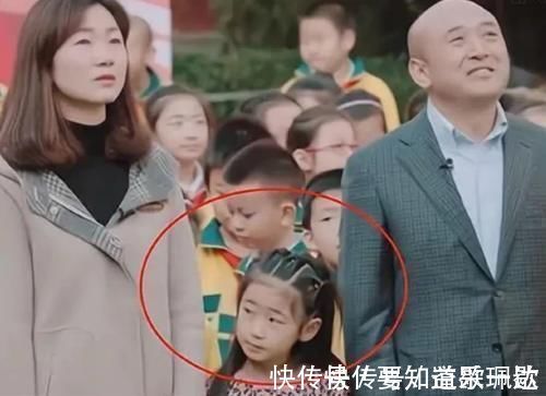 大宝|儿子当众“斥责”父母偏心妹妹,看清妹妹脸后,网友:不偏心都难