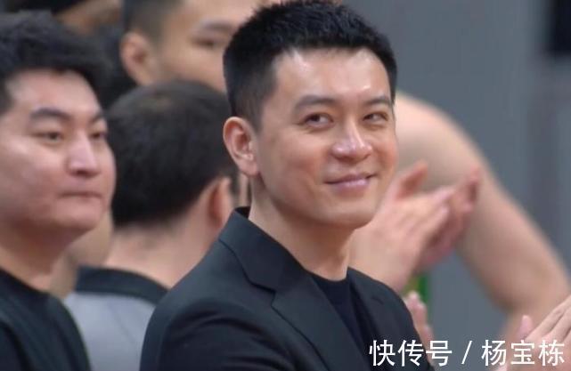 贾明儒|疯狂10连胜,杨鸣表情抢镜!郭艾伦26+9,辽篮球迷温情致敬郭士强