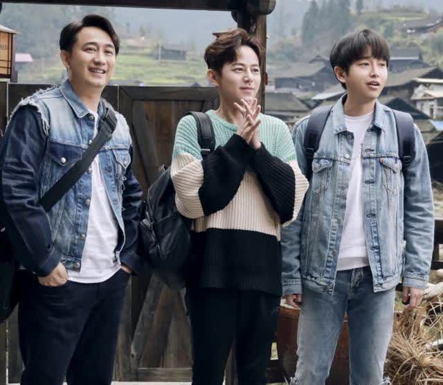 三个人|《向往5》变成了“享受生活”,三个人栽一棵树,只因为一只鸡