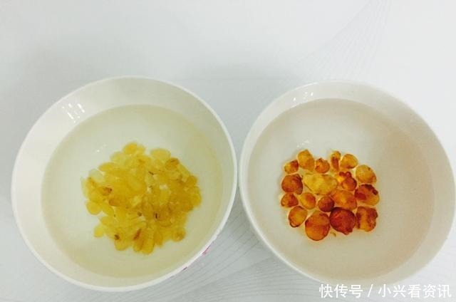 银耳和它俩一起熬,坚持1个月,色斑变淡了,皮肤变得白皙水嫩!