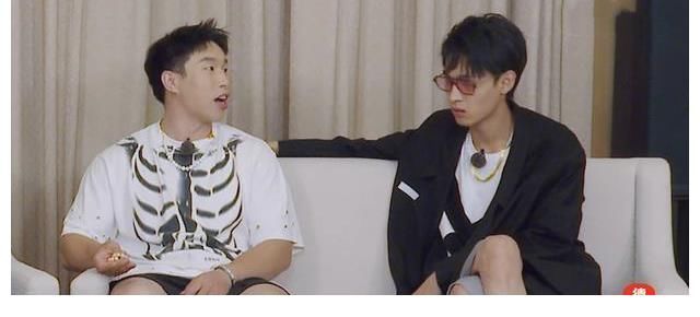 趣事|烧饼、孟鹤堂聊综艺趣事，讲述各自的“社死”现场，网友：真尴尬