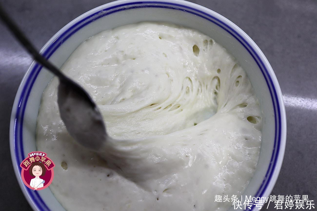 柔软香甜的小面包,加1把果干,儿子特爱吃,外面根本买不到