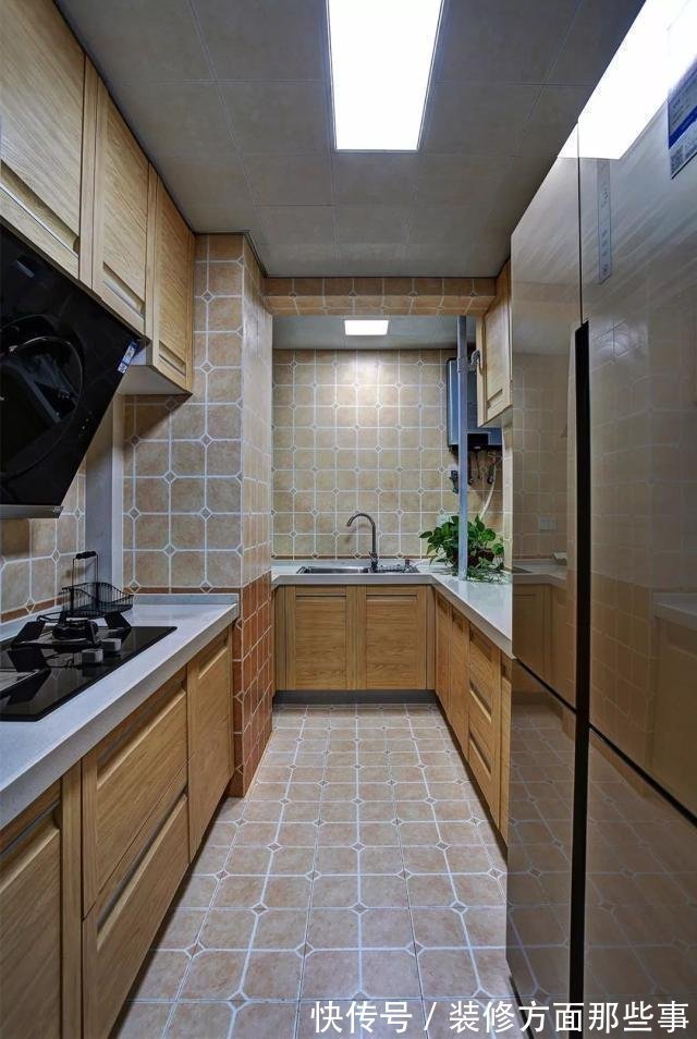 填缝|97平现代二居室,一进门就被朋友家的客厅给迷住了,好漂亮