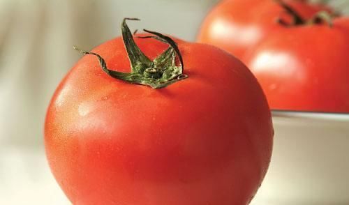 生吃熟吃西红柿，到底去不去皮？营养师告诉你是太脏，还是有营养