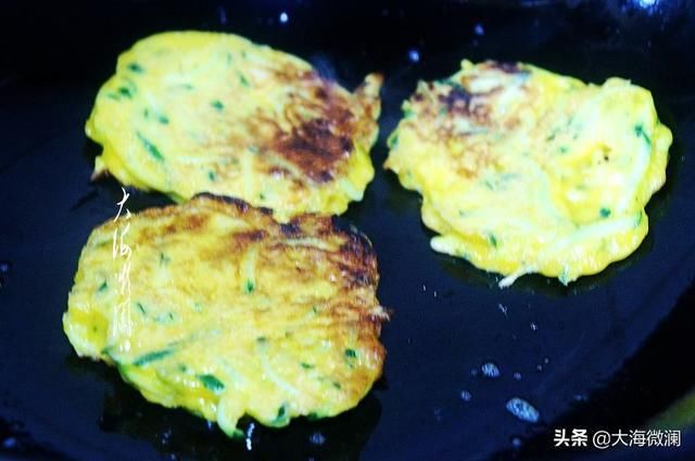 黄瓜|三伏天多吃黄瓜，这做法第一次见，好吃又消暑，比吃肉还过瘾