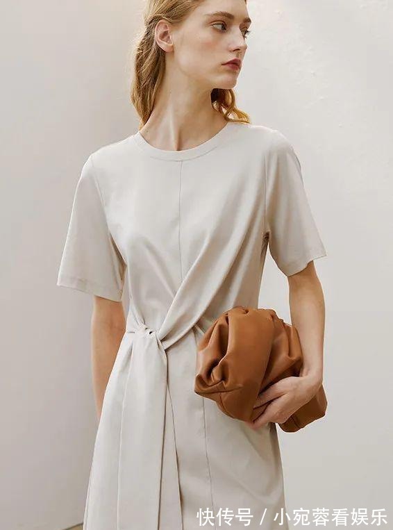 穿搭|女人穿“极简风”才是真高级，让你“看起来很贵”！