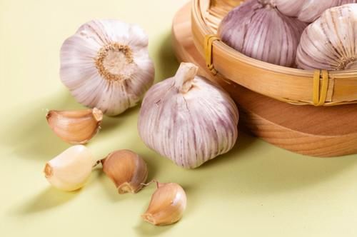 叶酸|患上高血压,不能吃大蒜?医生:想要控血压,4种素食少吃