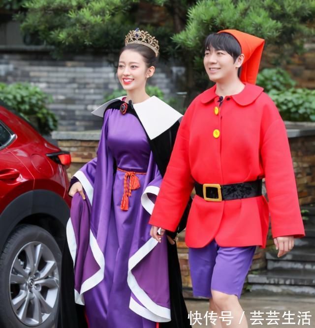 豪宅|晒晒郎朗住的豪宅,光客厅就有三层楼高,楼梯设计超像钢琴键