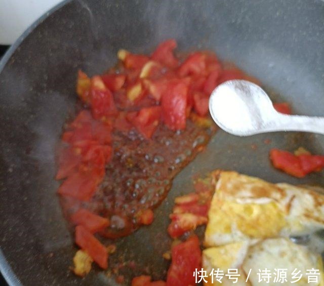 好吃|番茄煎蛋焖面，劲道爽滑，好吃到汤都不剩！