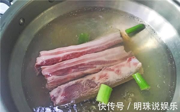 白沫|炖肉出的白沫,是营养还是脏东西切记这一步,猪肉鲜嫩无腥味