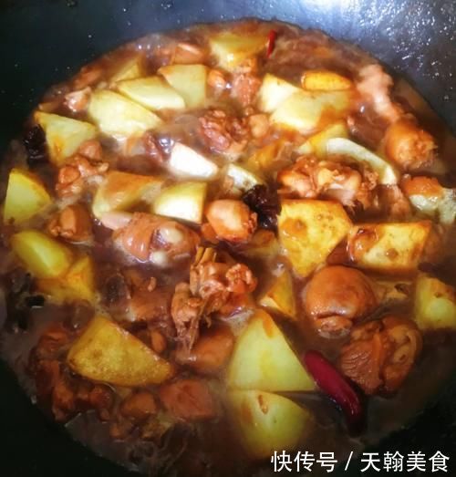 炖鸡肉时,焯水就错了,牢记4个步骤,保证软嫩鲜香,不柴也不腥