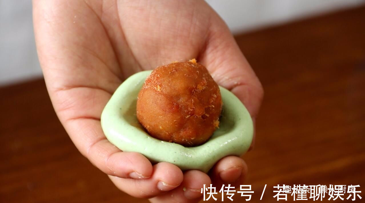 青团别去外面买了，教你详细做法，糯糯的外皮，软糯不粘牙