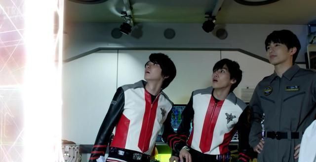 欧布奥特曼|观感全面提升!泽塔奥特曼做客《特利迦奥特曼》,画风焕然一新