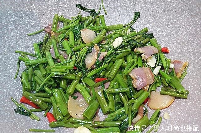  秋天|秋天多吃此菜，维生素高于大白菜，清热解毒润肠通便，2块钱一捆