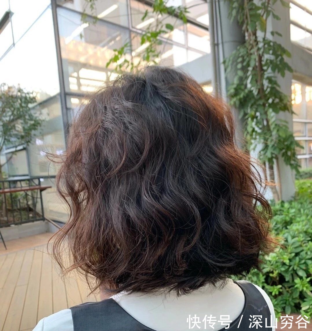 短发 新年发型别再乱剪了,这才是当下最火的发型,无论长短都很心动