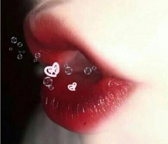 嘴唇|笑起来很甜的女生,嘴唇会有“3特征”,中一条天生“美人坯子”