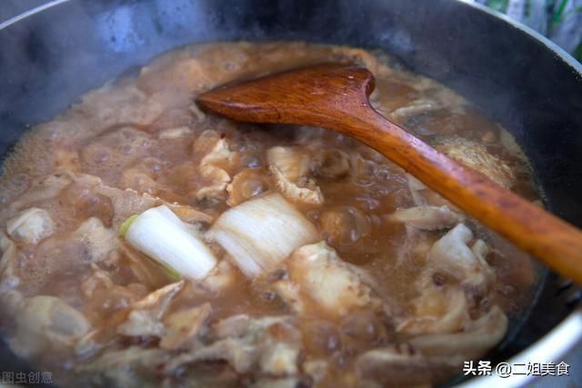 大厨炖的鱼鲜嫩还没腥味，看了做法后，才知道放的调味料不对