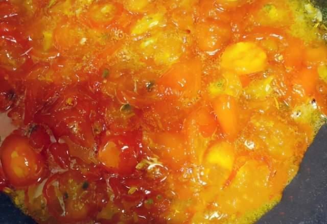 冬天,别忘了吃这水果,熬成酱用水冲着吃,早晚一杯润燥更润嗓