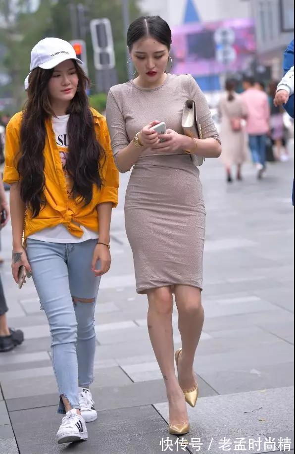 连衣裙|街拍路人,时尚紧致的连衣裙穿搭参考,让你大气又美丽