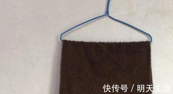 晚上睡觉前，最好在房间里挂一条毛巾，很多人还不懂，看完涨知识