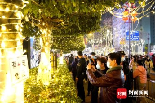 灯笼亮了 成都年味浓了|图说生活 |灯笼亮了 成都年味浓了\＂,\＂i11\＂:\＂图说生活