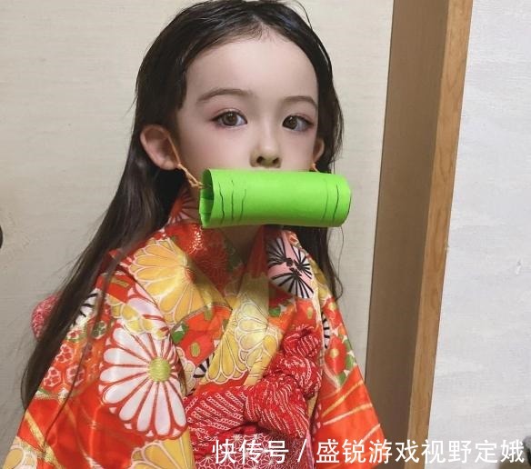 小女孩|鬼灭之刃,六岁萝莉cos堕姬引发争议,父母解释牵强,行动已证明