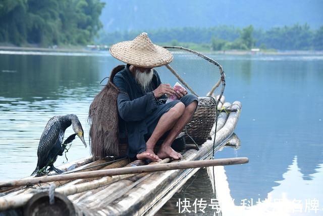 唐多令文#33首诗词写渔翁微风一动星斗动,我自船头读春秋