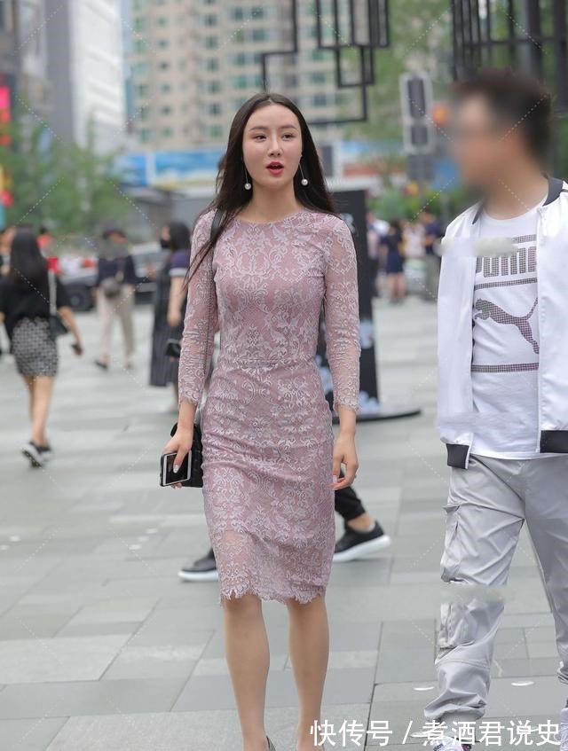 小技巧 空心修身长裙,穿在身上尽显优雅,选择优雅长裙的小技巧!
