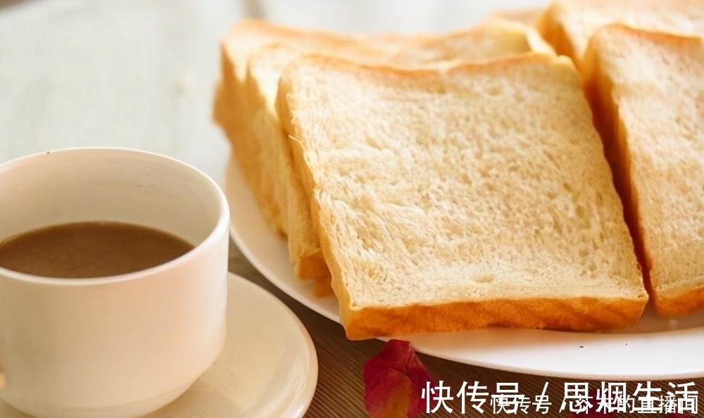 夹心|买面包时,聪明人会避开这6种不买,面包师:不懂的人才喜欢吃它