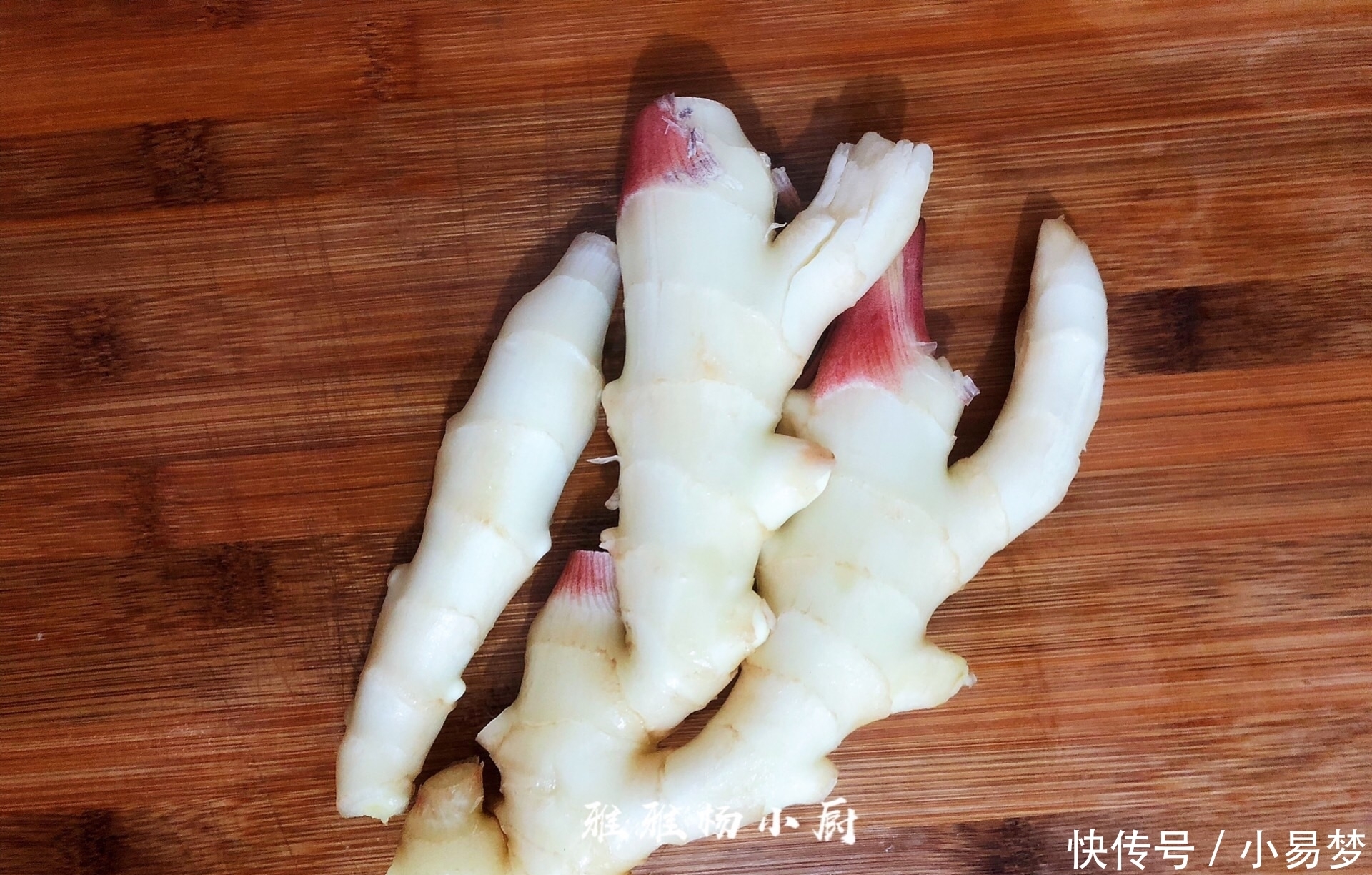 鸭肉和此是绝配,简单爆炒,香嫩开胃,润而不燥,下酒又下饭