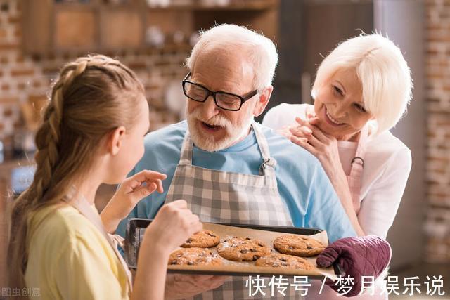 外孙|在父母眼中,孙子和外孙到底谁更亲,2个62岁老人实话实说