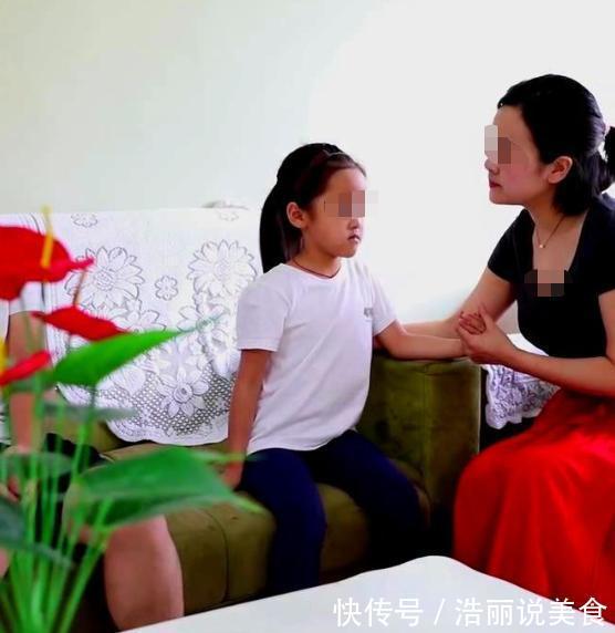 洗澡|4岁女儿看到爸爸洗澡,女儿的话爸爸难为情,妈妈回答很到位