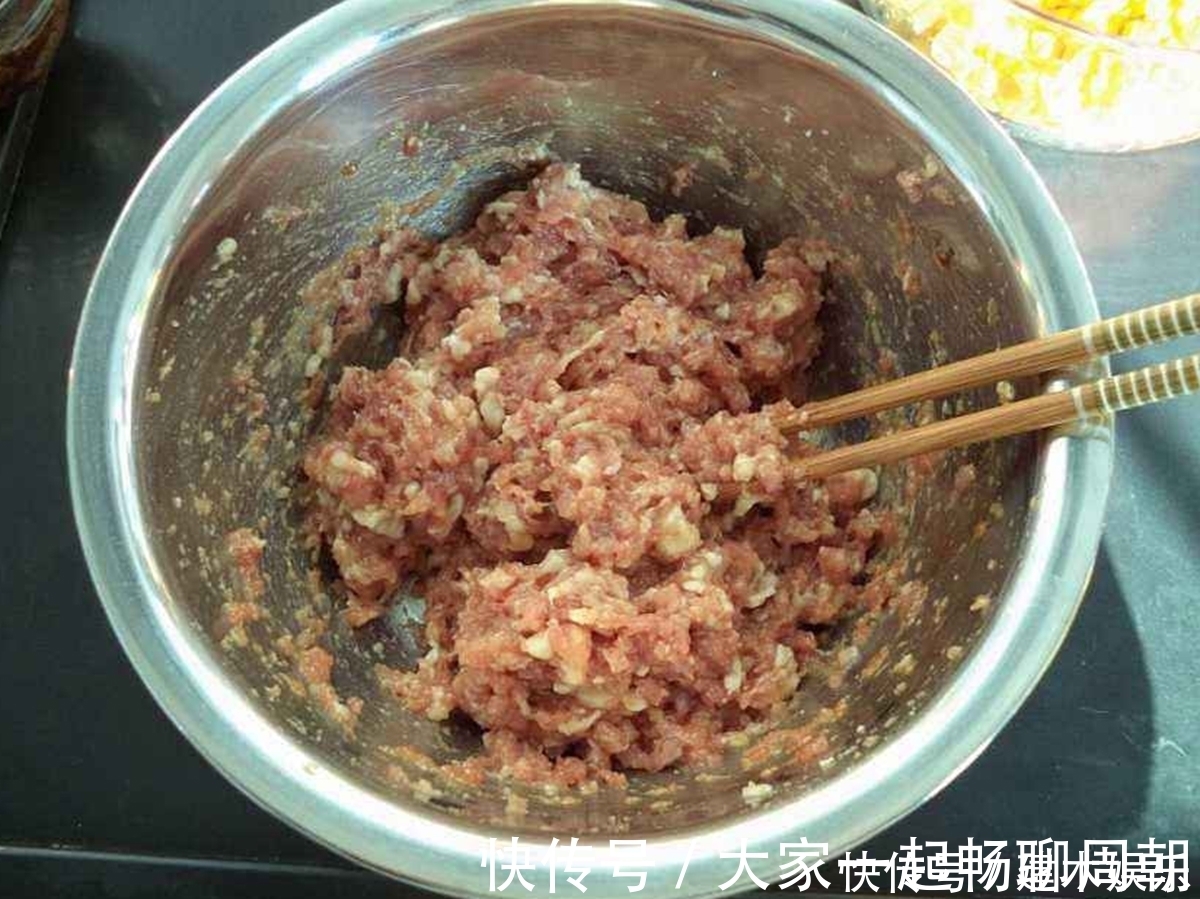 拌饺子馅时，记得加点“它”，饺子馅鲜嫩多汁更好吃